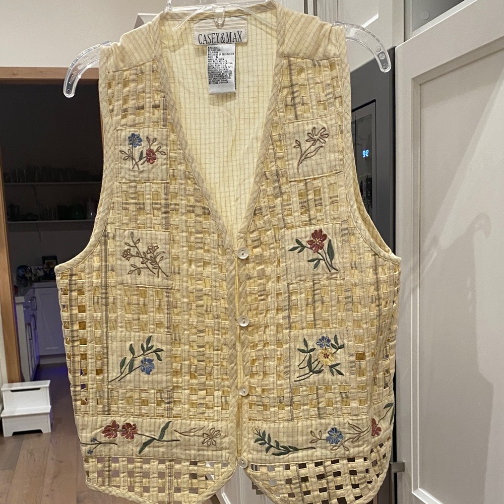 Crocheted vest with detail